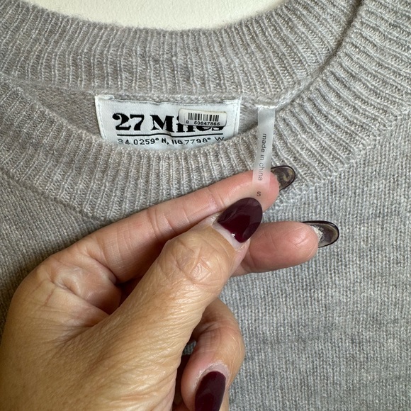 27 Miles Malibu Grey Sweater with Black Star Accents - Picture 5 of 6